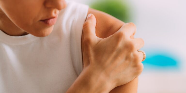 Leia mais sobre o artigo Dor no ombro? Síndrome do impacto? Estratégias no treinamento físico para aliviar a dor e melhorar a função desta articulação